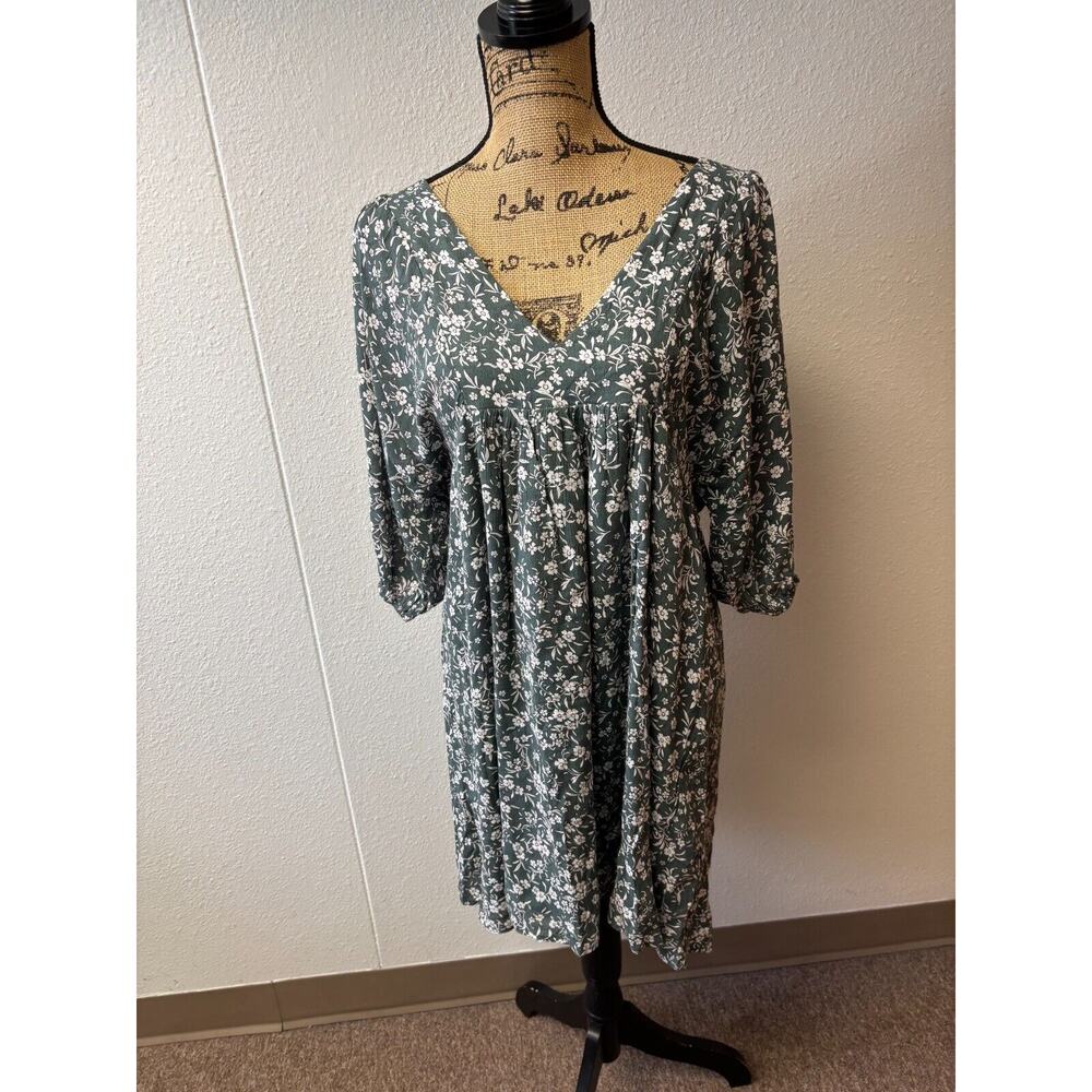 Meritt V-neck 3/4 Sleeve 100% Rayon Dress White Floral Dark Green Women's Sz M